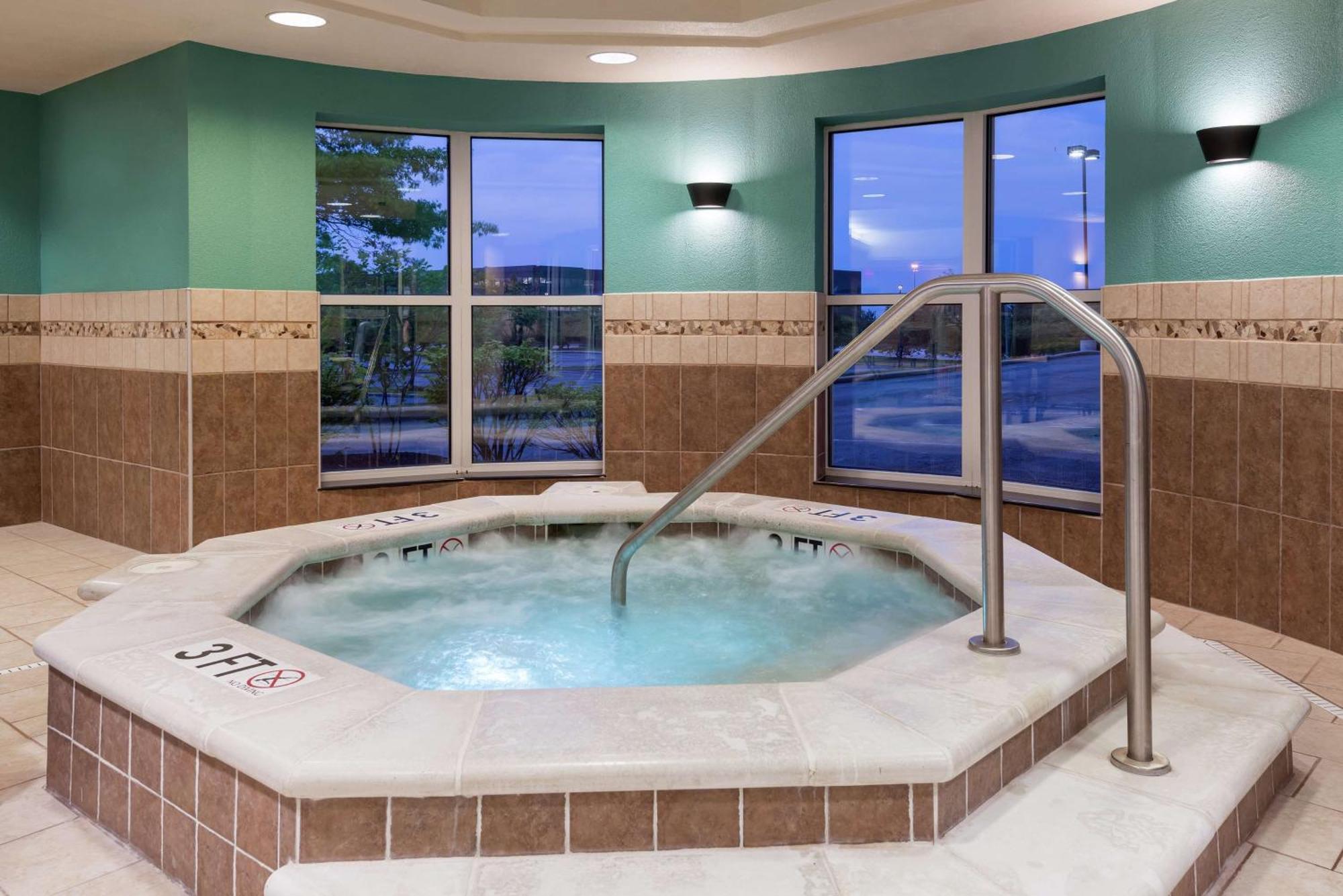 Homewood Suites By Hilton Cleveland-Beachwood Exterior photo